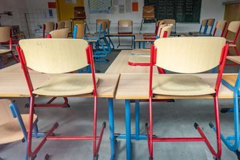 Sachsen schließt Schulen, Kindergärten und Einzelhandel ab Montag -