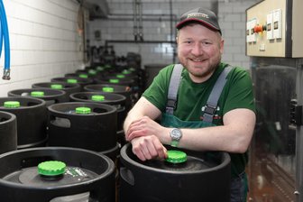 Sachsen trinken weniger Bier: In einer Privatbrauerei im Erzgebirge herrscht aber gute Laune - Vor einem Jahr, auf den Tag genau, ist Nick Morgenstern bei der Privatbrauerei Specht als Geschäftsführer eingestiegen.