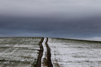 Sachsen: Wetterdienst warnt vor orkanartigen Böen im Bergland - Im sächsischen Bergland wird es erneut stürmisch. Der Deutsche Wetterdienst hat eine weitere Unwetterwarnung herausgegeben.