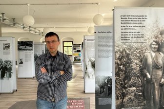 Sachsenburg: Neue Schau beleuchtet den Nazi-Terror vor der Haustür - Der wissenschaftliche Projektmitarbeiter Dr. Mykola Borovyk in der neuen Ausstellung in Sachsenburg.