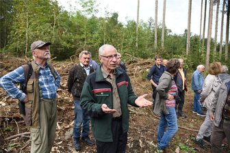 Sachsenforst lädt am Dienstag zur Waldexkursion bei Oelsnitz - Zur Waldexkursion mit Revierförster Thomas Liebetrau (im Bild) lädt der Sachsenforst am Dienstag ein.