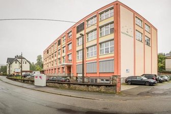 Sachsenkabel aus Gornsdorf bringt die Bundesliga heim - Der Hauptsitz von Sachsenkabel in Gornsdorf.