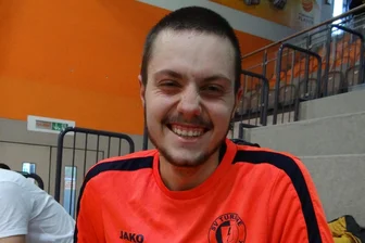 Sachsenklasse-Aufsteiger VfB Schöneck vermeldet vier Zugänge – Zwei Spieler kehren nach Oelsnitz zurück - Hat gut lachen: Keeper Luca Luderer wechselt von der Bergen/Tirpersdorf nach Schöneck.