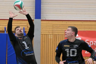 Sachsenklasse: Reichenbacher Volleyballer bezwingen Wildenfels knapp - VSV Eintracht Reichenbach siegt in Wildenfels: Am Ball Wenzel Günter.