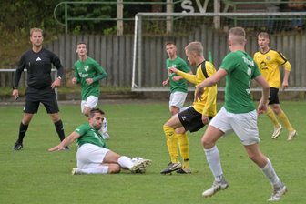Sachsenklasse: Thalheimer Fußballer sinnen auf Wiedergutmachung - Im Hinspiel erzielte Robert Nitzsche (am Ball) in der Nachspielzeit den 1:1-Ausgleich für den SV Tanne.