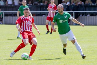 Sachsenliga: Thalheimer Landesligakicker wollen Tabellenführer trotzen - Marek Barthold (rechts) , hier gegen den FC Stollberg mit Ivo Förster, hat seine Karriere bereits beendet – am Samstag soll er wieder mit ran.