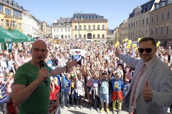 Sachsenmeister 2018: Reichenbach liegt gut im Rennen - Ersten Schätzungen zufolge versammelten sich am Donnerstagmittag 2000 Menschen auf dem Reichenbacher Markt.