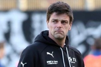 Sachsenpokal: CFC bejubelt Finaleinzug, für Ziegner ist der Schiri schuld - FSV-Trainer Torsten Ziegner ist bedient von der Leistung des Schiedsrichtergespanns.