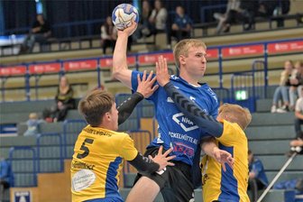 Sachsenpokal-Viertelfinale im Handball: Auer Juniorteam muss sich mächtig strecken - Nico Planken steuerte im Sachsenpokal-Viertelfinale fürs Auer Juniorteam die meisten Tore bei. Er traf zehnmal. Dennoch war es laut Co-Trainer André Steinhauser eine geschlossene Mannschaftsleistung. In einem Handball-Krimi behielten die Erzgebirger bei Delitzsch II nach Verlängerung knapp mit 33:31 die Oberhand.