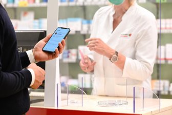 Sachsens Ärztepräsident: „Wir sind gut auf die elektronische Patientenakte vorbereitet“ - Die ePA für alle soll auch eine Übersicht über alle Medikamente enthalten, die in der Apotheke ausgegeben wurden.