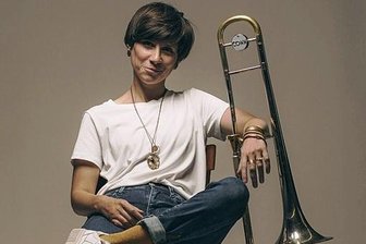 Sachsens aufstrebender Jazz-Star Antonia Hausmann: In Schwereleichtigkeit! - Die sächsische Posaunistin Antonia Hausmann gehört zu den wichtigsten Newcomern der deutschen Jazz-Szene. Soeben hat sie ihr Debütalbum vorgelegt. 