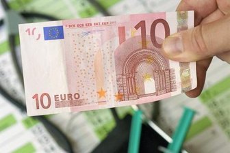 Sachsens Kassenärzte-Chef Heckemann will Rückkehr der Praxisgebühr - 10 Euro beim Arzt? Diese Zeiten sind eigentlich vorbei. Doch nun bringt die Kassenärztliche Vereinigung Sachsen die Rückkehr der Praxisgebühr ins Spiel - wenn auch nicht in bar am Tresen. Ganz allein ist die KVS damit nicht. 
