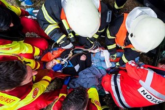 Sachsens Katrastrophenschutz trainiert im Chemnitzer Sportforum -