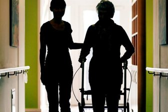 Sachsens Landräte fordern Aussetzung der einrichtungsbezogenen Impfpflicht - Sachsens Landräte verlangen eine Aussetzungen der einrichtungsbezogenen Imfpfplicht.