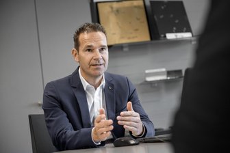 Sachsens Mittelstand hofft auf Verteidigungs-Milliarden: „Bisher sind nur homöopathische Dosen angekommen“ - Ronald Gerschewski ist geschäftsführender Gesellschafter der Welp Holding mit der Tochter Indikar in Wilkau-Haßlau.