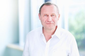 Sachsens neuer Kassenärzte-Chef: „Patienten auf dem Land haben das gleiche Recht auf adäquate Versorgung“ - Seit Juli im Amt als Sachsens oberster Kassenarzt: Der Leipziger Mediziner Stefan Windau. Im Interview umreißt er seine Vorstellungen gegen den Ärztemangel – und dämpft die Erwartungen. Der Prozess werde Zeit brauchen.