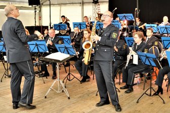 Sachsens Polizeiorchester kommt: Zwei Konzerte in Rochlitz geplant - Mit musikalischem Auftrag ist die Polizei bald in Rochlitz. Das Bild zeigt einen früheren Auftritt.