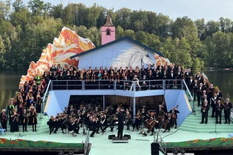 Sachsens Sparhaushalt bedroht Existenz des mittelsächsischen Theaters - Die Aufführungen von Carl Orffs „Carmina Burana“ waren ein Höhepunkt auf der Seebühne Kriebstein. Muss das Theater künftig auf die Anzahl von Aufführungen reduzieren?