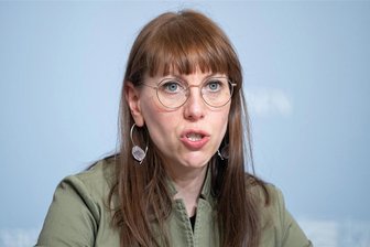 Sachsens Spitzengrüne Katja Meier fragt: „Wo ist der Michael Kretschmer von 2018 und 2019 hin?“ - Vermisst "den Michael Kretschmer von 2018 und 2019": Sachsens Spitzengrüne Katja Meier.