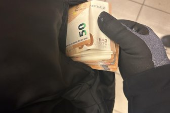 Sachsens Zoll findet mehr als 100.000 Euro Bargeld in einem Zug - Das Hauptzollamt Dresden hat Bargeld in Höhe von über 100.000 Euro sichergestellt.