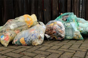 Sack oder Tonne lautet in Steinberg die Frage - Etliche Steinberger haben von den gelben Säcken die Nase voll.