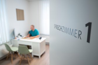 Sächsische Ärzte protestieren gegen Sparpläne der Bundesregierung - Gut, wenn ein Arzt im Sprechzimmer sitzt: In Sachsen sind momentan 319 Hausarztstellen unbesetzt.