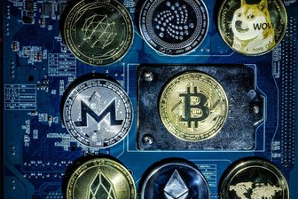Sächsische Sparer verlieren Zehntausende Euro an Kryptobetrüger - Bitcoin, Ethereum, Dogecoin: Kriminelle haben Kryptowährungen schon länger als Vehikel für Anlagebetrug entdeckt. Das bekommen auch Kleinanleger aus Sachsen zu spüren.