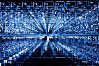 Sächsische Staatsanwaltschaft erhebt Anklage: Cyber-Bande soll Geldanleger um mehr als eine Milliarde Euro betrogen haben - Ein kriminelles Netzwerk soll Hunderttausende Geldanleger weltweit zu Investments auf betrügerischen Handelsplattformen im Internet verleitet und betrogen haben.