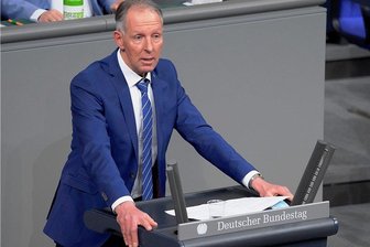 Jens Lehmann während einer Bundestagsdebatte im März. Jetzt fordert er die Ausweisung des Ukrainischen Botschafters aus Deutschland.