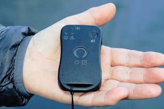 Sächsischer Corona-Warn-Buzzer liegt nur noch in der Schublade - Der von sächsischen Firmen entwickelte Corona-Warn-Buzzer kam nicht über einen Feldversuch in Augustusburg hinaus.