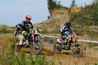 Sächsischer Offroadcup: 350 Geländefahrer genießen gelungene Premiere im Venusberger Steinbruch - Mit seinen steilen Kurven, Sprunghügeln sowie steilen Auf- und Abfahrten bot der Venusberger Steinbruch eine herrliche Kulisse für den 6. Lauf des Sächsischen Offroadcups.