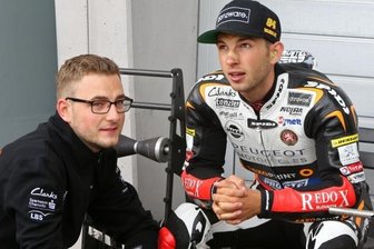 Sächsisches Team blickt nach vorn und hofft auf den Regengott - Sie blicken zuversichtlich dem Rennen entgegen: Teammanager Florian Prüstel (links) und Jakub Kornfeil.