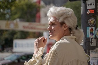 Sänger der Band Die Sterne: "Schreiben hilft, wenn man eingesperrt ist" - Der Sänger und Gitarrist Frank Spilker ist seit jeher der Kern der Band Die Sterne. 