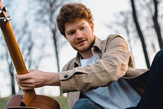 Sänger Leander aus Grünbach: Neuer Song, neue Projekte -