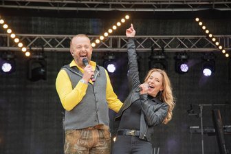 Sängerin Stefanie Hertel plant Neuauflage ihres Vogtland-Open-Airs 2026 - Ross Antony und Stefanie Hertel in der Vogtland-Arena Klingenthal.