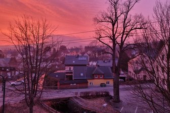 Saharastaub färbt Himmel über der Region - So sah der Himmel am Donnerstagmorgen über Cranzahl aus.