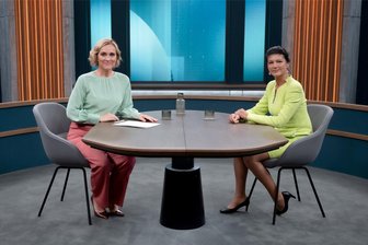 Sahra Wagenknecht im Duell mit Caren Miosga in der ARD – und die Frage: Wer hat hier wen gegrillt? - Die große Show? Sahra Wagenknecht (r.) bei Caren Miosga.
