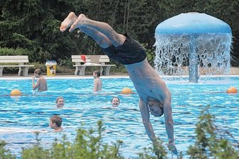 Saison-Fazit: Das ist das neue Lieblings-Freibad der Chemnitzer - Erstmals zählte das Freibad in Wittgensdorf die meisten Besucher unter allen städtischen Freibädern.