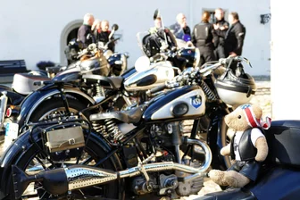 Saisonabtakt: Motorradstadt Zschopau lädt Biker auf Schloss Wildeck ein - Am Fuße des Dicken Heinrichs werden am Sonntag noch einmal viele Biker erwartet.