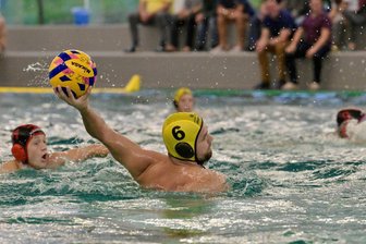 Saisonauftakt im Wasserball: Warum der 41:4-Sieg des SV Zwickau 04 keine große Überraschung war - Kapitän Max Wüstner konnte beim Auftaktsieg der Zwickauer Wasserballer vier Treffer erzielen.