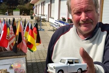 Saisonstart mit angezogener Handbremse - Andreas Gramsch verkauft an der Talsperre seit 26 Jahren Souvenirs.