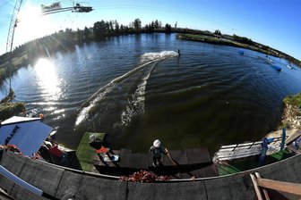 Saisonstart mit Osterhase: Wakepark Rossau öffnet am Karfreitag - Der Wakepark in Rossau startet am Karfreitag in die Saison.