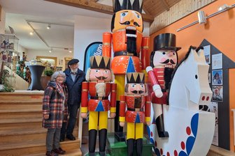 Sammlertreffen im Nussknackermuseum Neuhausen erinnert an Jürgen Löschner - Ingrid und Flory Krusch aus Herborn (Hessen) nahmen am Sammlertreffen in Neuhausen teil.