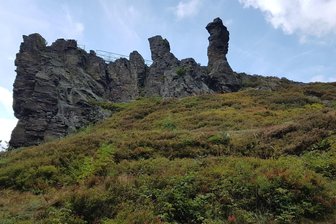 Samstag: Wanderer im Vogtland lockt ein Traumziel - Der Aussichtsfelsen Hoher Stein/Vysoký kámen ist ein beliebtes Wanderziel.