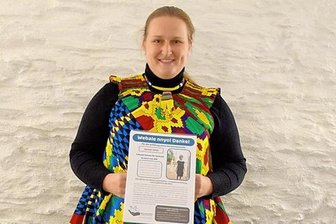 Sandra Rosenkranz erwärmt mit Bananensuppe Herzen der Mylauer Burgweihnachts-Besucher - Sandra Rosenkranz aus Herlasgrün sammelte für Hilfsprojekte in Afrika.