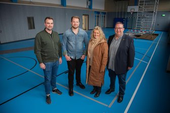 Sanierte Turnhalle in Oelsnitz endlich fertig: Jetzt ist der Termin der Freigabe klar - Freuen sich über eine fertige Baustelle: Wirtschaftsförderer Peter Wollmann, der neue Bauamtsleiter Patric Ebert, die scheidende Bauamtsleiterin Kerstin Zollfrank und OB Mario Horn (CDU).