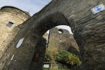 Sanierung der Burgruine Elsterberg stockt - Bis Mai soll die Sanierung der Burgruine Elsterberg beendet sein. 