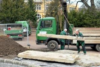 Zufahrt für Baufahrzeuge zum Großen Brunnen im Albertpark