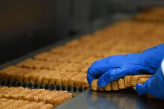 Sanktionen der EU drohen Fischstäbchen-Hersteller zu treffen - Weniger Alaska-Seelachs – droht Engpass bei Tiefkühlfisch?