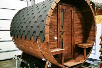 Sauna im Fass - Attraktion für das Peniger Freibad geplant - Eine solche mobile Fass-Sauna für das Peniger Freibad will der Förderverein über eine Crowdfunding-Aktion finanzieren. 